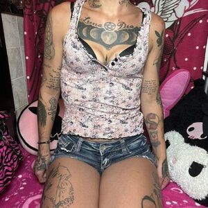 Pink Floral Button Top With Black Color Accents & Ruffled Edges Size XS